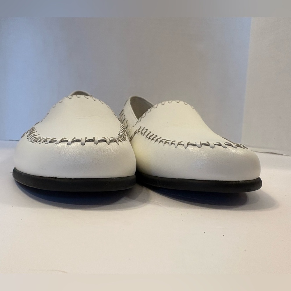 Classic Elements Elton white leather slip-on loafers shoes size 7 M - Picture 6 of 9